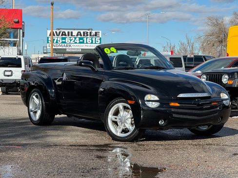 Used 2004 Chevrolet SSR w/ Preferred Equipment Group image 7