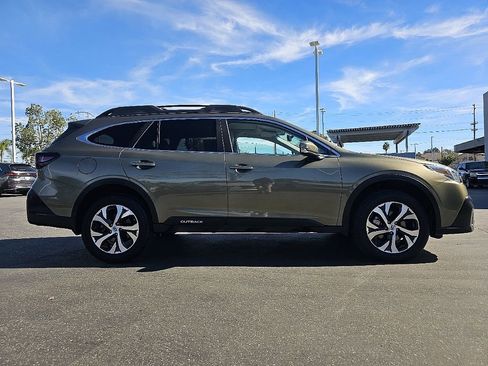 Used 2022 Subaru Outback Limited w/ Popular Package #2 image 10