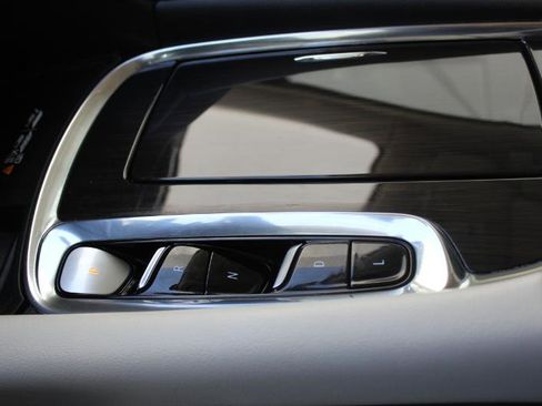 Used 2023 Buick Enclave Essence w/ Sound and Sites Package image 45