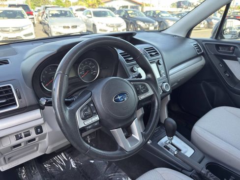 Used 2017 Subaru Forester 2.5i w/ Alloy Wheel Package AWD/4WD image 17