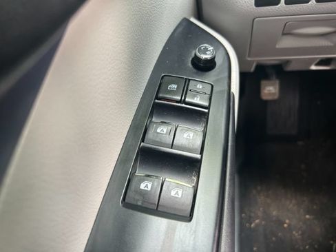 Used 2015 Toyota Highlander Limited Platinum AWD/4WD image 19
