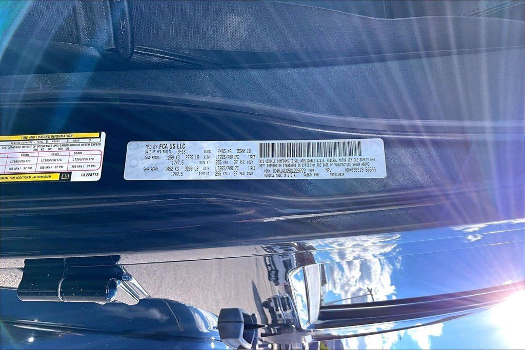 Used 2016 Jeep Wrangler Unlimited Sahara AWD/4WD image 16