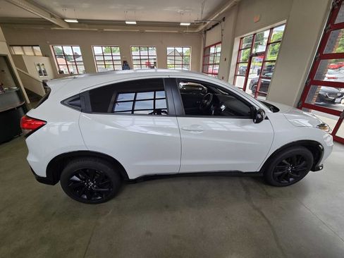 Used 2022 Honda HR-V Sport image 7