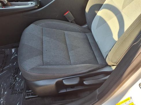 Used 2024 Chevrolet Trax RS w/ Driver Confidence Package image 24