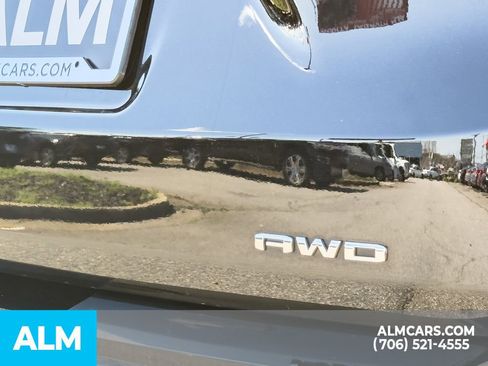 Used 2022 GMC Terrain Denali w/ Black Diamond Edition image 8