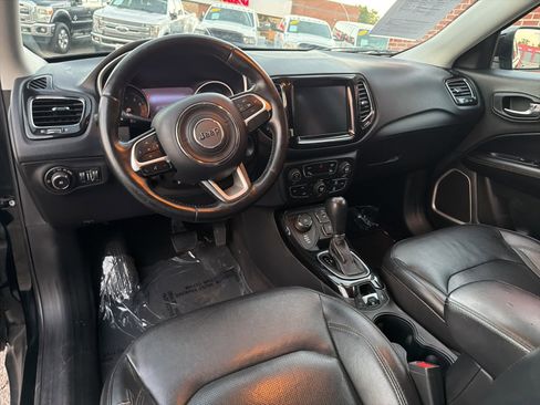 Used 2018 Jeep Compass Limited w/ Navigation Group image 17