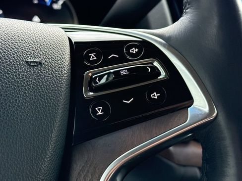 Used 2019 Cadillac Escalade Luxury AWD/4WD image 39