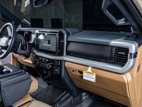 Used 2026 Ford F450 XLT w/ XLT Premium Package image 17