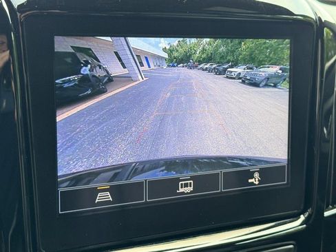 Used 2022 Chevrolet Traverse LT AWD/4WD image 25