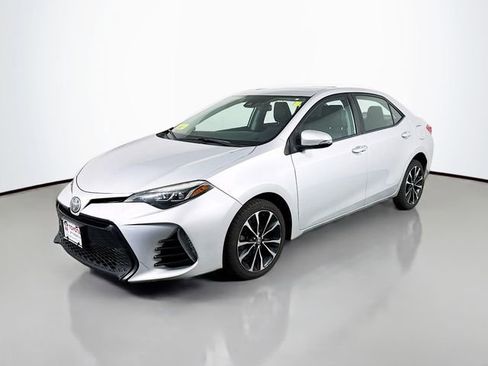 Used 2017 Toyota Corolla SE w/ SE Premium Package image 2