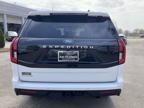 Used 2025 Ford Expedition Active image 6