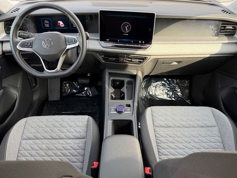 Used 2025 Volkswagen Tiguan S image 21