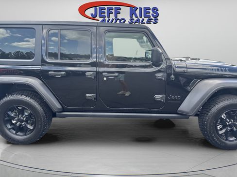 Used 2021 Jeep Wrangler Unlimited Sport AWD/4WD image 4