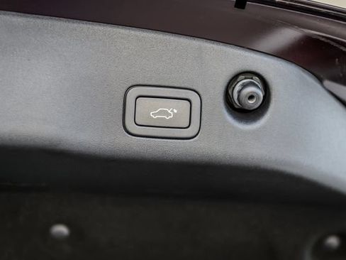 Used 2016 Jaguar XJ R-Sport RWD image 12