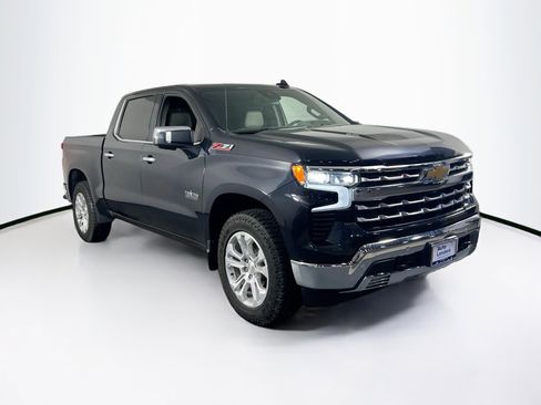 Used 2022 Chevrolet Silverado 1500 LTZ w/ LTZ Convenience Package II image 3