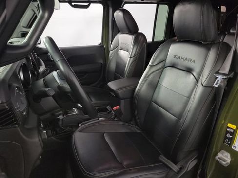 Used 2022 Jeep Wrangler Unlimited Sahara AWD/4WD image 15