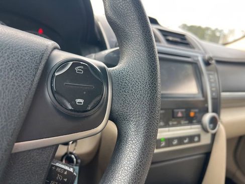 Used 2012 Toyota Camry LE image 15