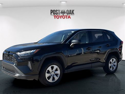 Used 2024 Toyota RAV4 LE image 3