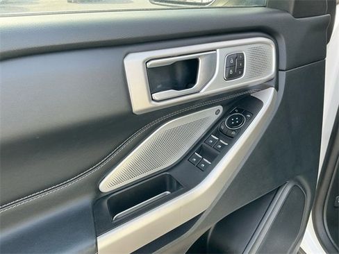 Certified 2023 Ford Explorer Limited w/ Limited Technology Package image 11
