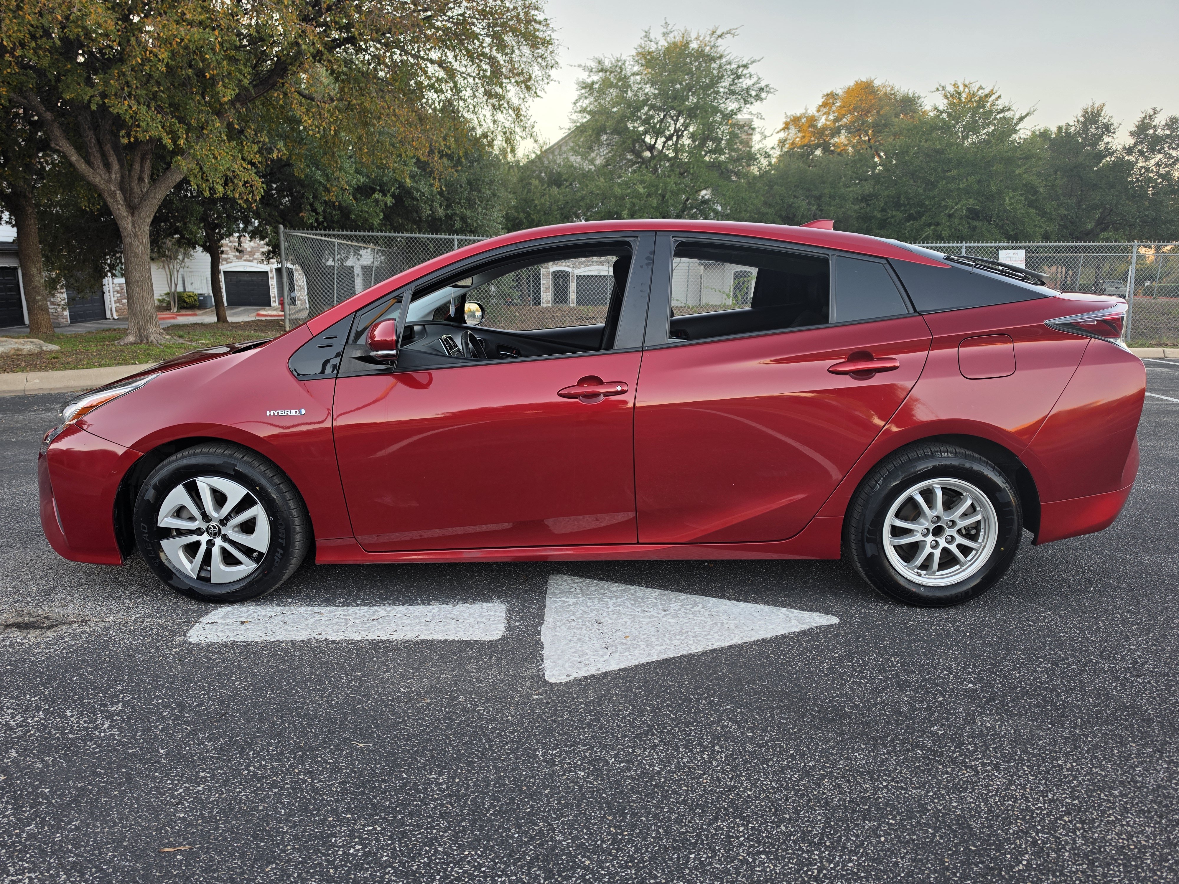 Used 2016 Toyota Prius Four FWD image 4