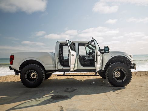 Used 2020 Ford F250 Platinum w/ FX4 Off-Road Package image 7