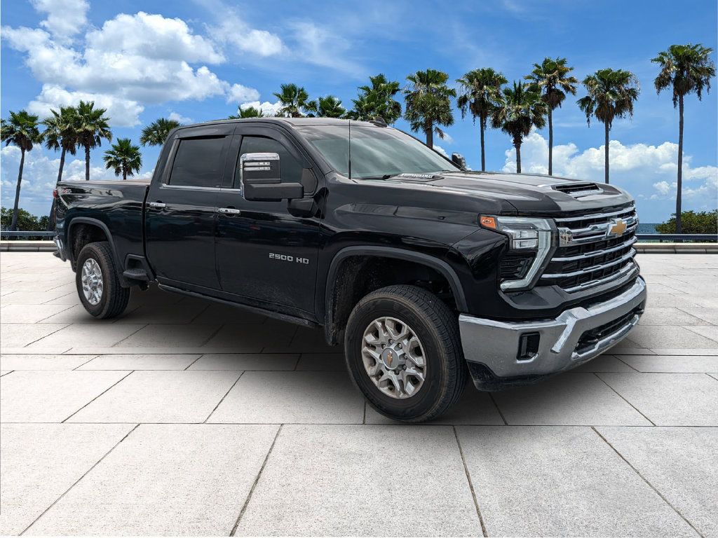 Used 2024 Chevrolet Silverado 2500 LTZ AWD/4WD image 2