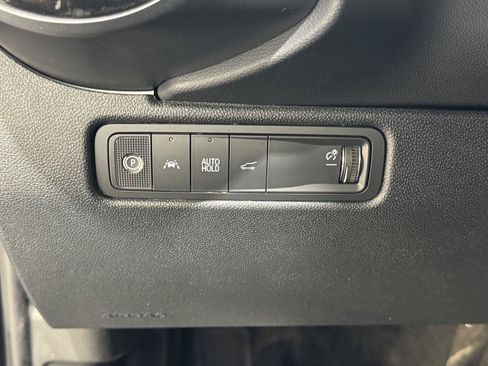 Used 2025 Chevrolet Equinox EV RS FWD image 17