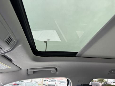 New 2025 Volkswagen Taos SEL image 22