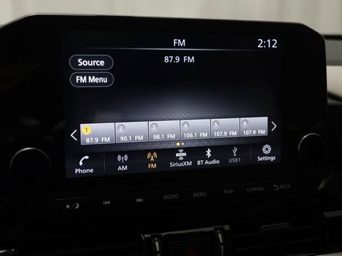 Used 2023 Nissan Pathfinder SL AWD/4WD image 9