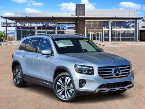 Used 2025 Mercedes-Benz GLB 250 4MATIC image 1