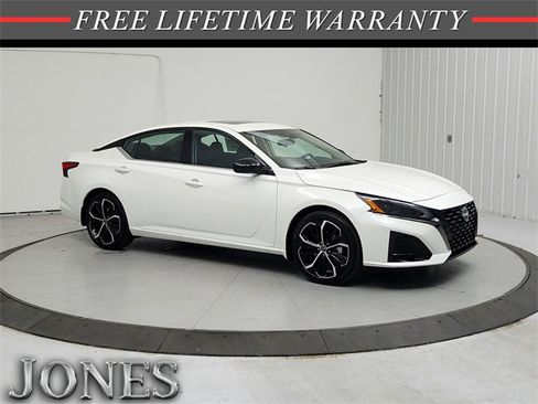 New 2025 Nissan Altima 2.5 SR w/ SR Premium Package image 1