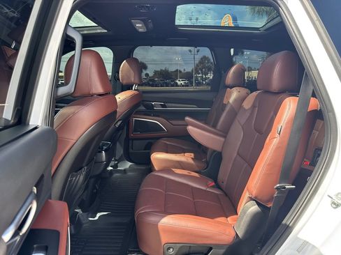 Used 2024 Kia Telluride SX w/ Towing Package FWD image 14