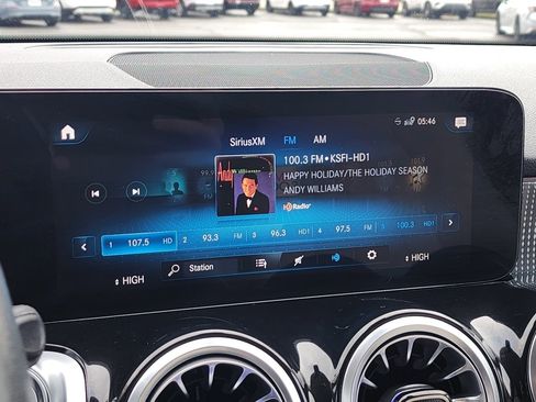 Used 2023 Mercedes-Benz GLB 250 image 21