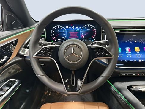Used 2026 Mercedes-Benz E 450 4MATIC Sedan image 18