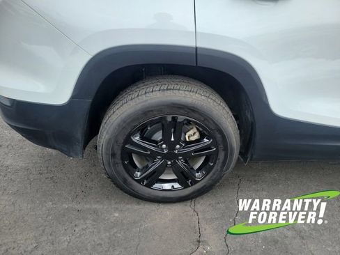 Used 2023 GMC Terrain SLE w/ LPO, Floor Liner Package image 20