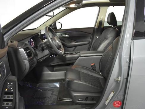 Certified 2023 Nissan Rogue Platinum w/ Platinum Premium Package image 11