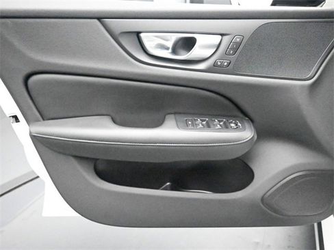 Used 2024 Volvo S60 B5 Core image 20