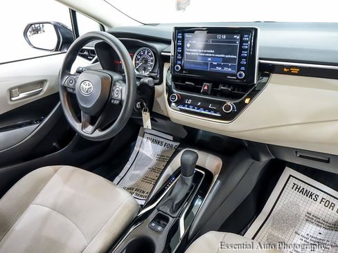 Used 2021 Toyota Corolla LE FWD image 30