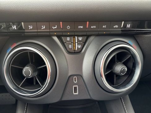 Used 2023 Chevrolet Blazer LT image 10