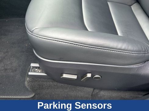 Used 2024 Tesla Model Y Long Range AWD/4WD image 8