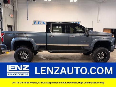 Used 2022 Chevrolet Silverado 2500 High Country w/ Z71 Off-Road Package AWD/4WD image 1
