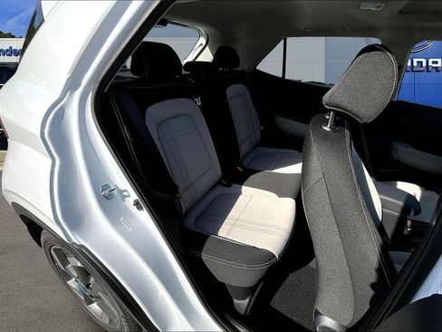 Used 2026 Hyundai Venue SEL FWD image 12