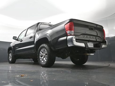Used 2017 Toyota Tacoma SR5 w/ Tow Package RWD image 27