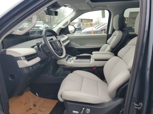 New 2026 Lincoln Navigator Reserve image 12