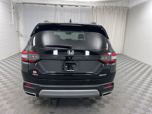 Used 2024 Honda Pilot Touring image 7