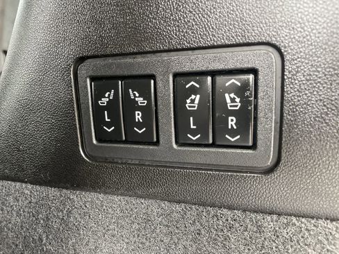 Certified 2023 Cadillac XT6 Premium Luxury image 18