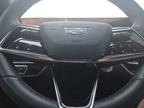 Used 2024 Cadillac Lyriq Luxury AWD/4WD image 36