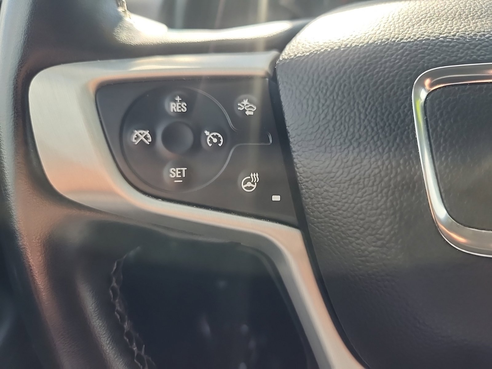 Used 2023 GMC Acadia SLT AWD/4WD image 17