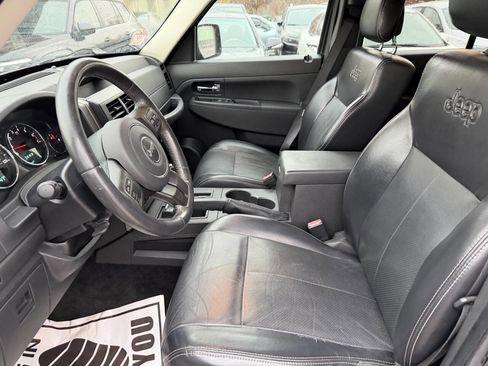 Used 2012 Jeep Liberty Sport image 26