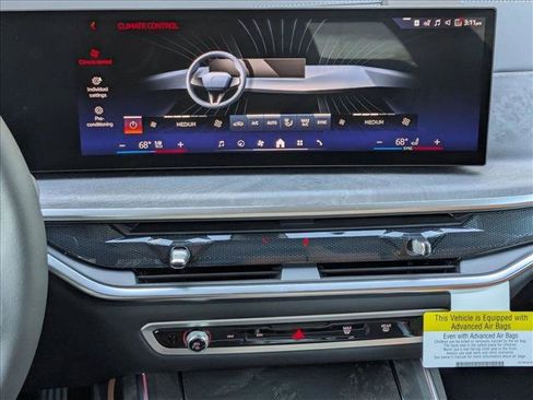 New 2026 BMW X7 xDrive40i w/ Premium Package image 12